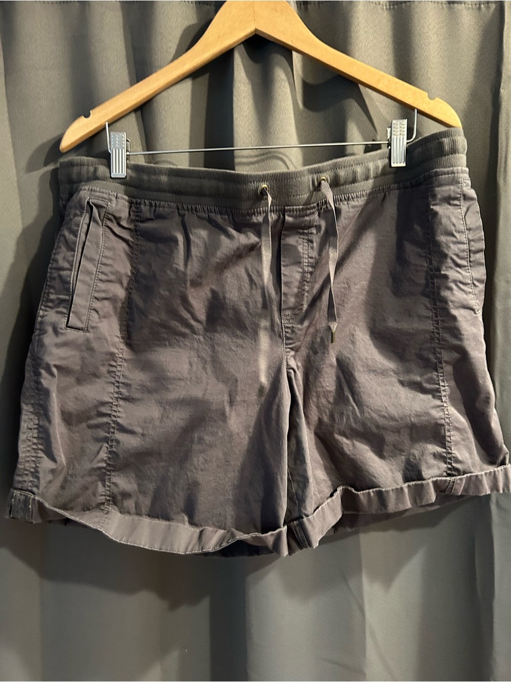 Eddie Bauer sz18 shorts